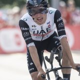 Juan Ayuso a fait coup double. L'Espagnol a gagné l'étape et pris le maillot de leader. KEYSTONE/GIAN EHRENZELLER